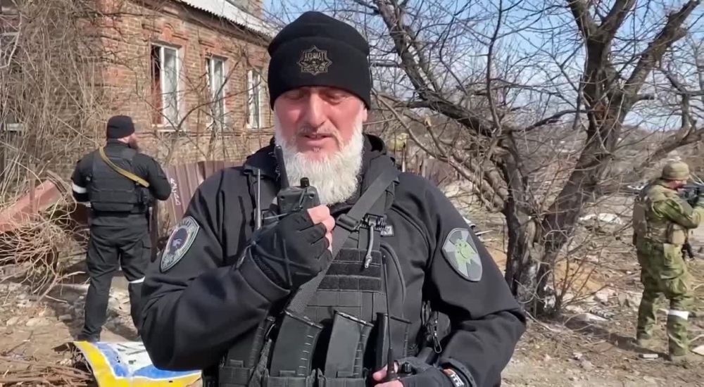 Как мы знаем, выполняя приказ Верховного Главнокомандующего ВЛАДИМИРА ВЛАДИМИРОВИЧА ПУТИНА и под руководством ДОРОГОГО...