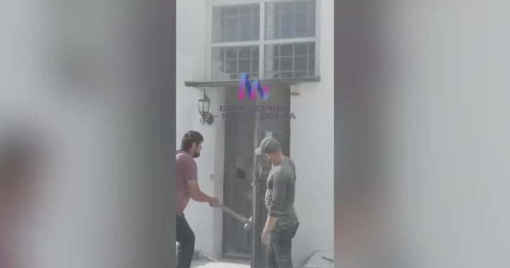 Раскольники кувалдой взломали двери и захватили собор в Белой Церкви