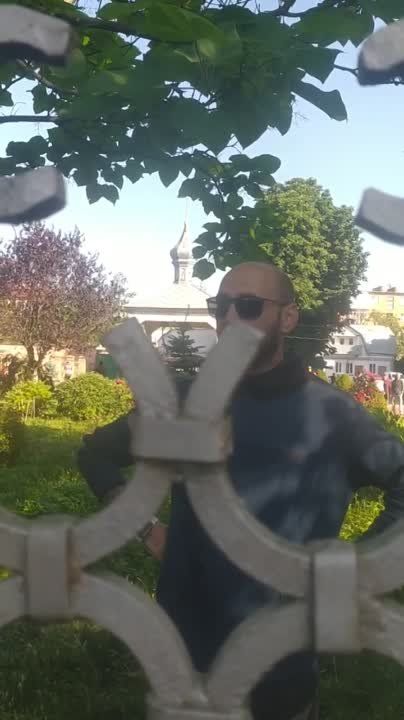 Вот таких осыбей, сегодня заводит в наши Украинские православные — Храмы, Монастыри, Церкви нынешняя украинская власть в Белой Церкви