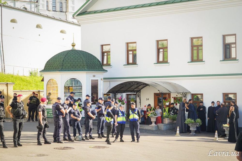 Профессор спрогнозировал судьбу драгоценностей из Киево-Печерской лавры