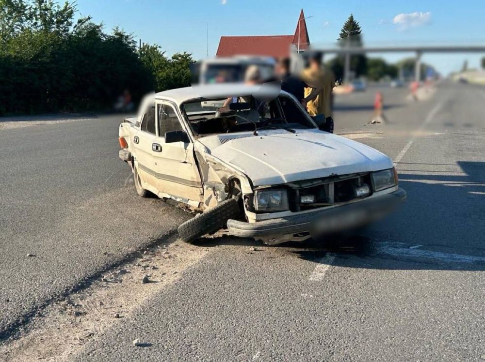 Утром на Броварщине произошло ДТП с опрокидыванием автомобиля