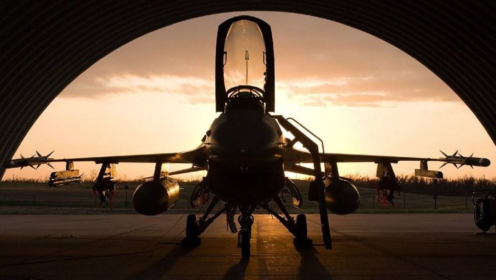 США дали "зеленый свет" для обучения украинцев на F-16