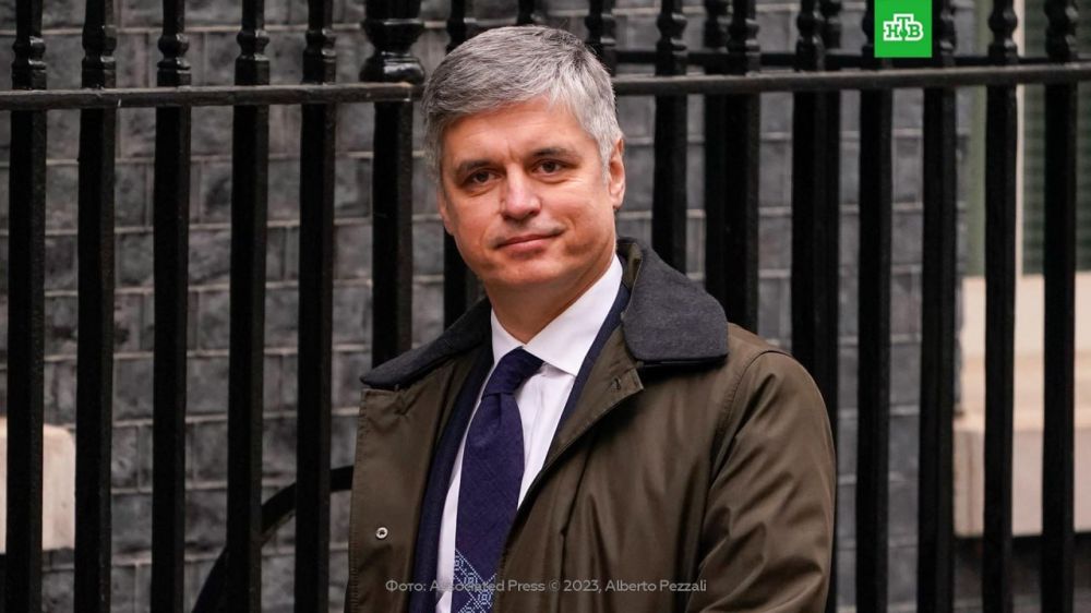 Владимир Зеленский уволил посла в Великобритании Вадима Пристайко после того, как тот назвал нездоровым сарказмом слова украинского лидера в адрес британского министра обороны Бена Уоллеса