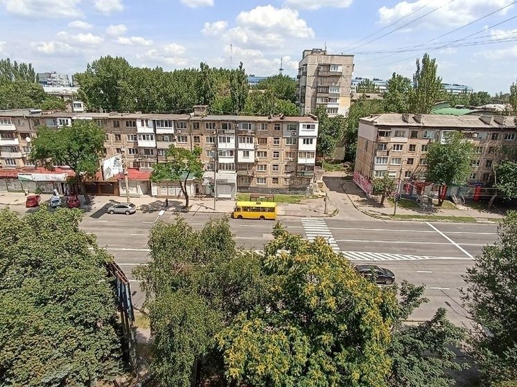 Маршрутный автобус попал под обстрел ВСУ в Донецке