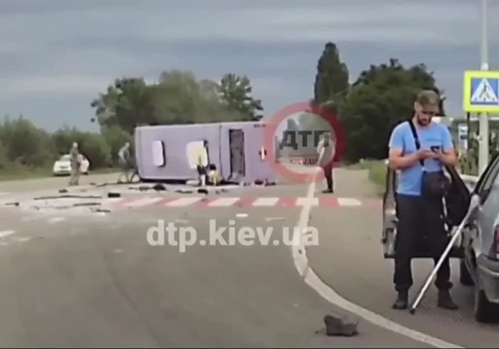 В Бориспольском районе Киевской области произошло сильное ДТП с 9 пострадавшими