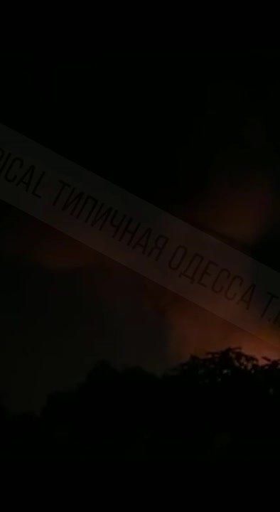 Мощные взрывы и стрельба в Киеве, под Одессой пожары от ударов "Гераней"