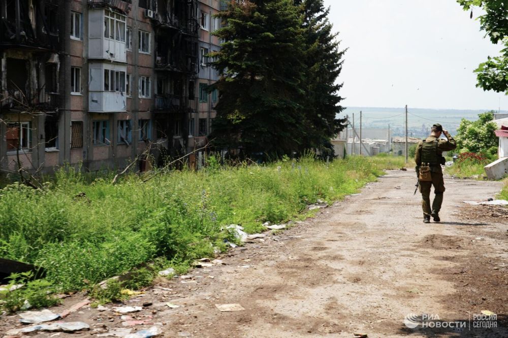 Доброволец рассказал, как ВСУ применяет кассетные боеприпасы под Соледаром