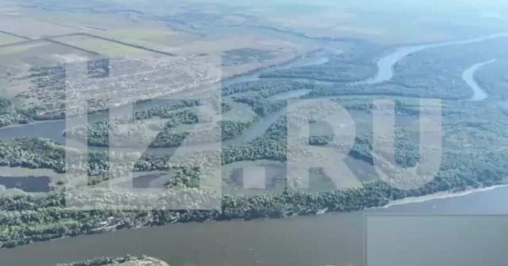 Видео удара авиагруппы Су-34 по лодочной станции украинских боевиков