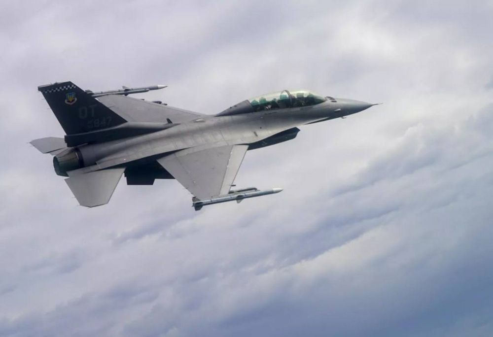 F-16 �� ����-������ � �� �������� ������� �� �������� �� ������ ���������, ������� ��������