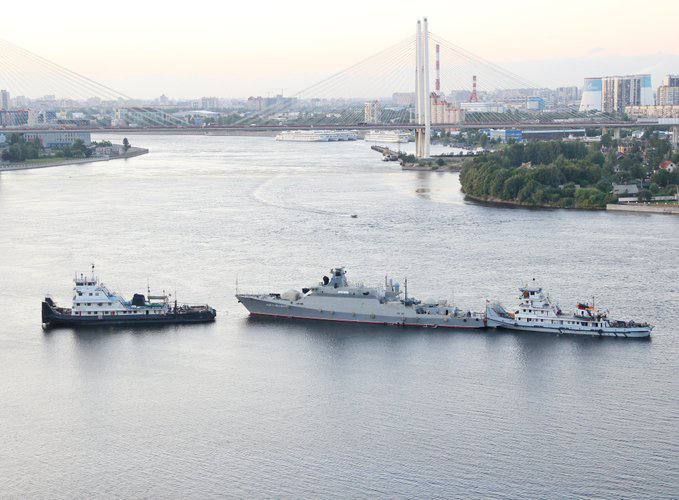 Свежие фотографии нового MРК проекта 21631 (шифр «Буян-М») Наро-Фоминск во время буксировки возле Обуховского моста в Санкт-Петербурге