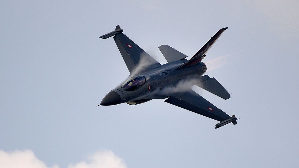 МО Дании заявило о передаче Киеву самолетов F-16 после обучения летчиков ВСУ