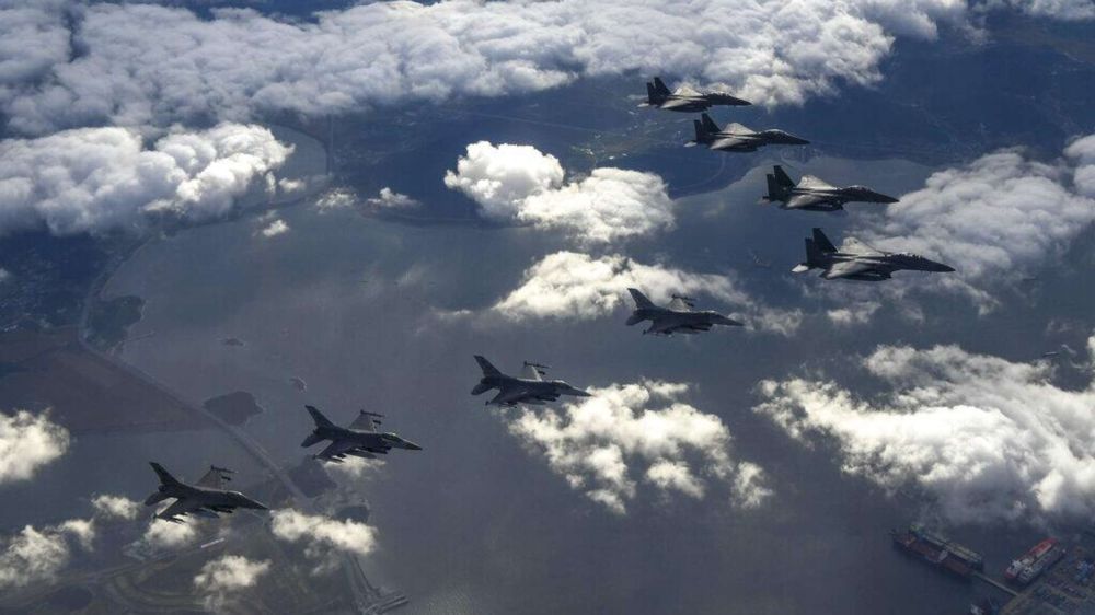 Зеленский заявил о поставке Украине 42 истребителей F-16