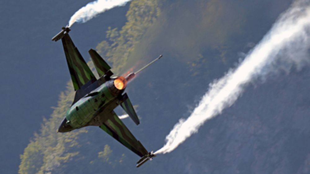 �� ������� � ������ F-16. ������� ������������ � ������� ������