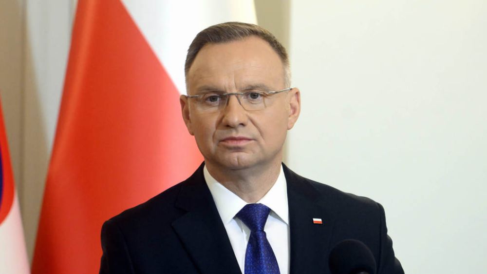 Украина тонет и тянет спасателя на дно — Дуда