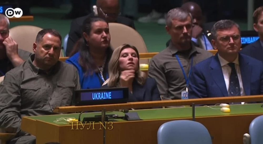 Когда сказала показала мужу, что о нем думаешь: Елена Зеленская приехала в Нью-Йорк со сломанным средним пальцем