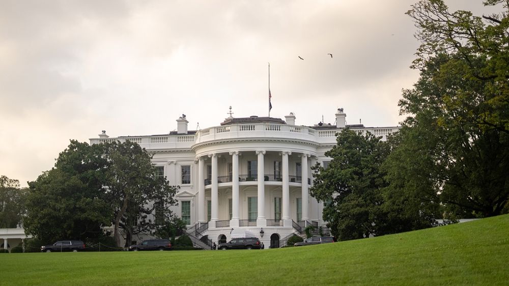 Белый дом заявил о возможном прекращении военной помощи Украине