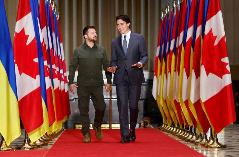 Премьер-министр Джастин Трюдо объявил во время визита президента Украины Зеленского в страну, что он предоставит Украине дополнительные 650 млн канадских долларов (482 млн долл