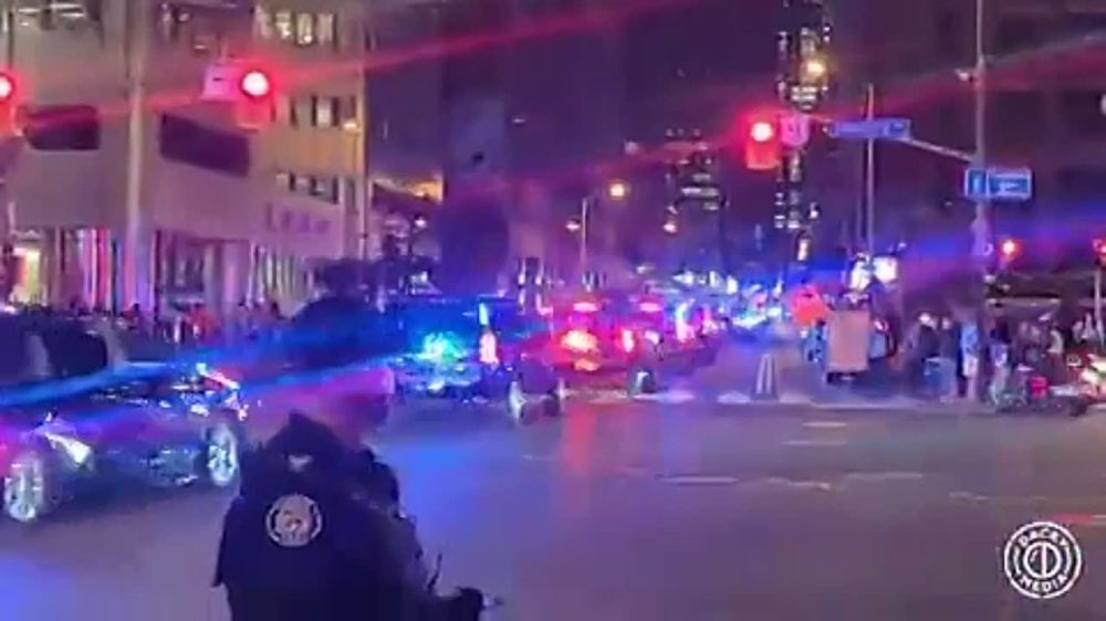 Проваливай из нашей страны - это твоя война! Мы знаем, на кого ты работаешь, мы знаем, что ты актер!