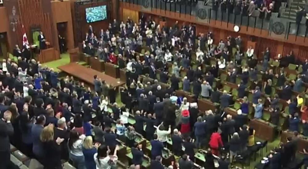 Владимир Корнилов:. Канадский парламент, лично премьер Канады Трюдо и президент Украины со своей супругой устроили бурную...