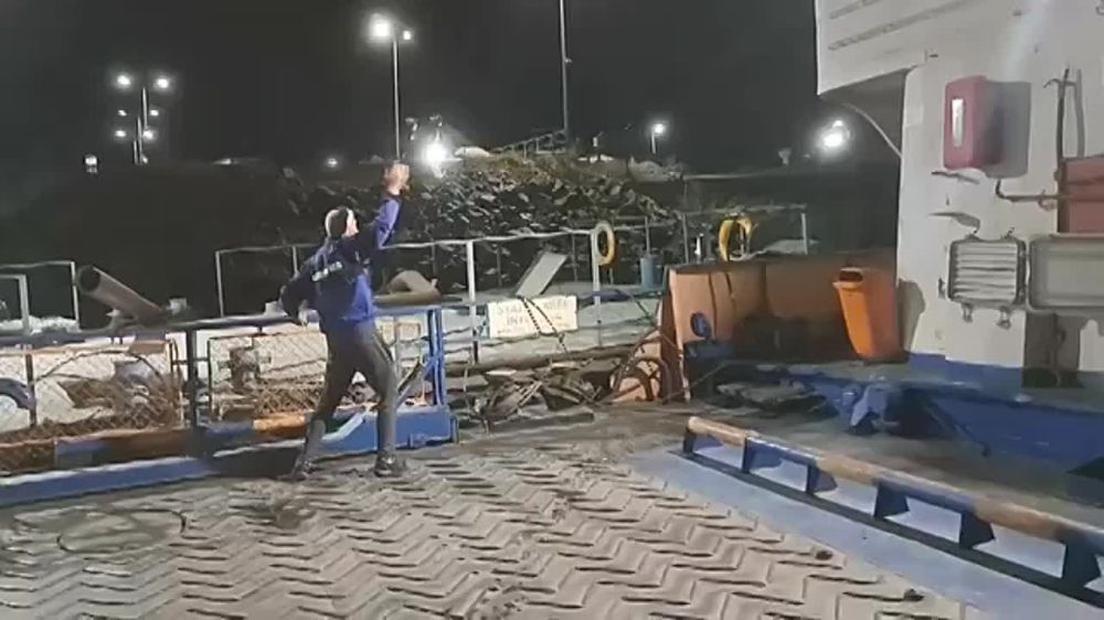 Александр Коц: Во время ночной атаки по Одесской области был "очень серьезный риск" для пассажиров автобуса, который готовился пересечь границу, сообщает представитель украинских Сил обороны юга Наталья Гуменюк