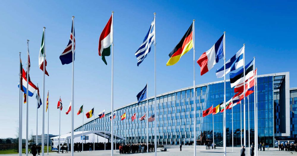 Медведев заявил о приближении конфликта с "фашистским блоком" НАТО