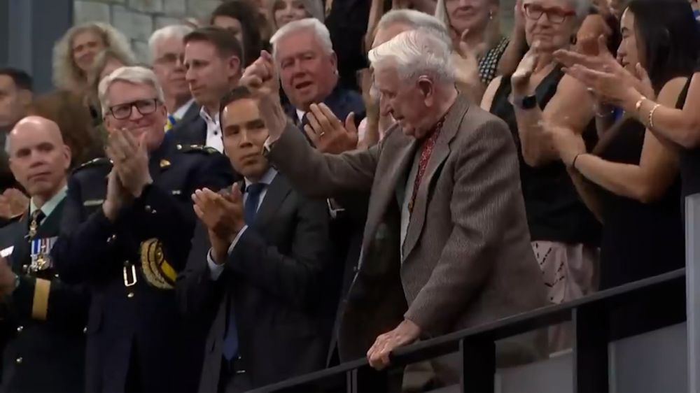 Грязь на кленовом листе: как Канада пытается отмыться от скандала с нацистом