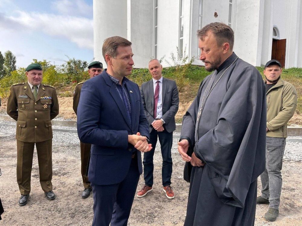 Министр обороны Эстонии посетил Киевскую область