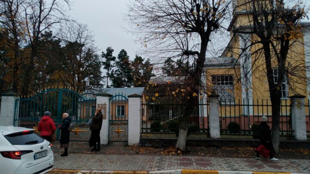 На Украине сообщили о силовом захвате храма канонической УПЦ под Киевом