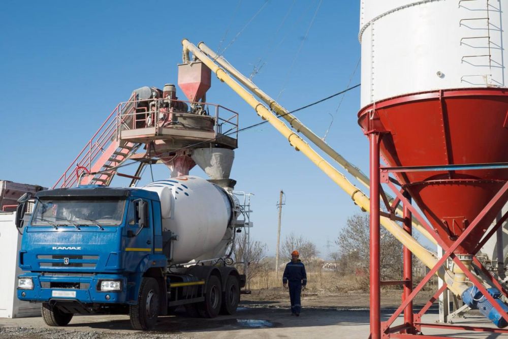 Никита Васильев: В Херсонской области открыли бетонный завод, сообщили власти региона