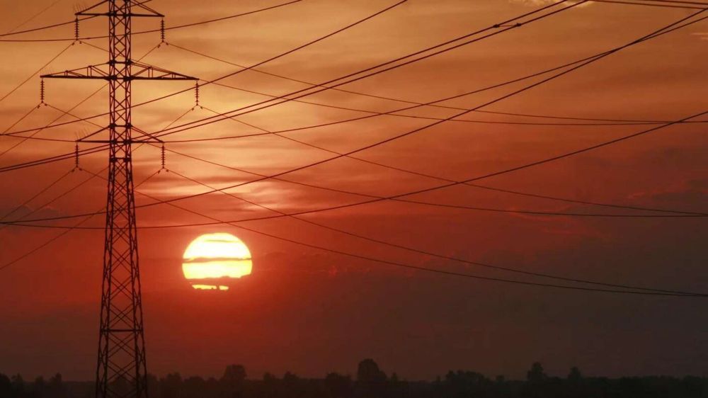 70 домов и 400 абонентов в Севастополе из-за урагана без света