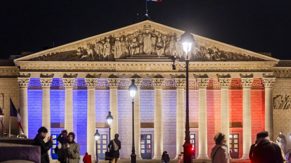 Франция совершила большую ошибку, воюя против России. Париж посыпает голову пеплом