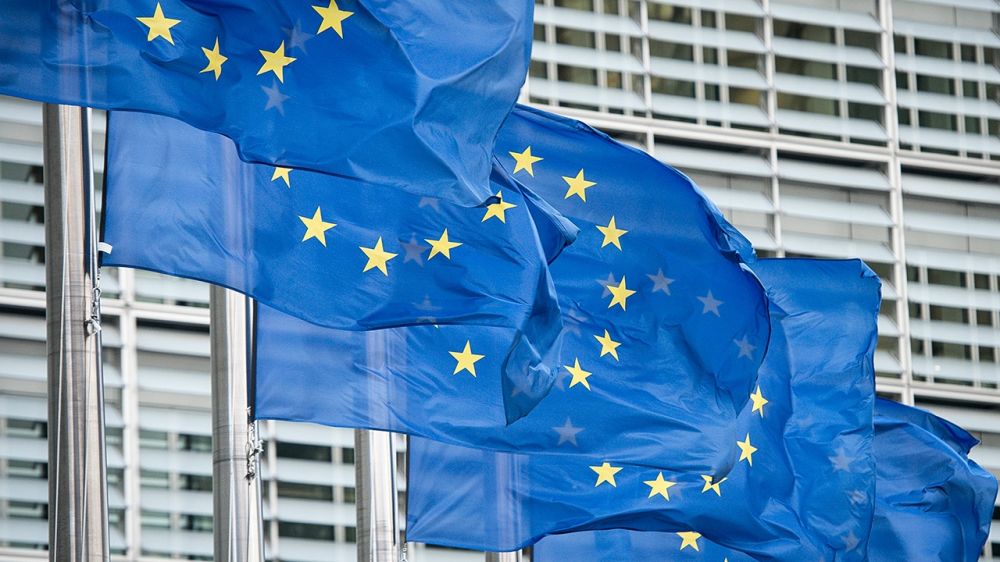 FT: ЕС допустил экстренное финансирование Украины вне общего бюджета блока