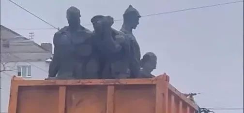 Власти Киева снесли памятник экипажу бронепоезда «Таращанец»