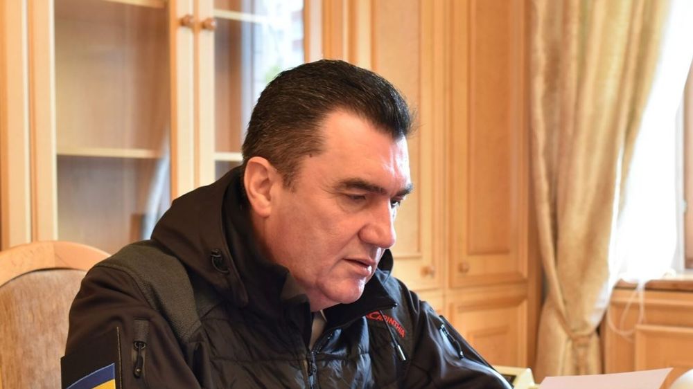 Данилов допустил возобновление авиасообщения на Украине в 2024 году