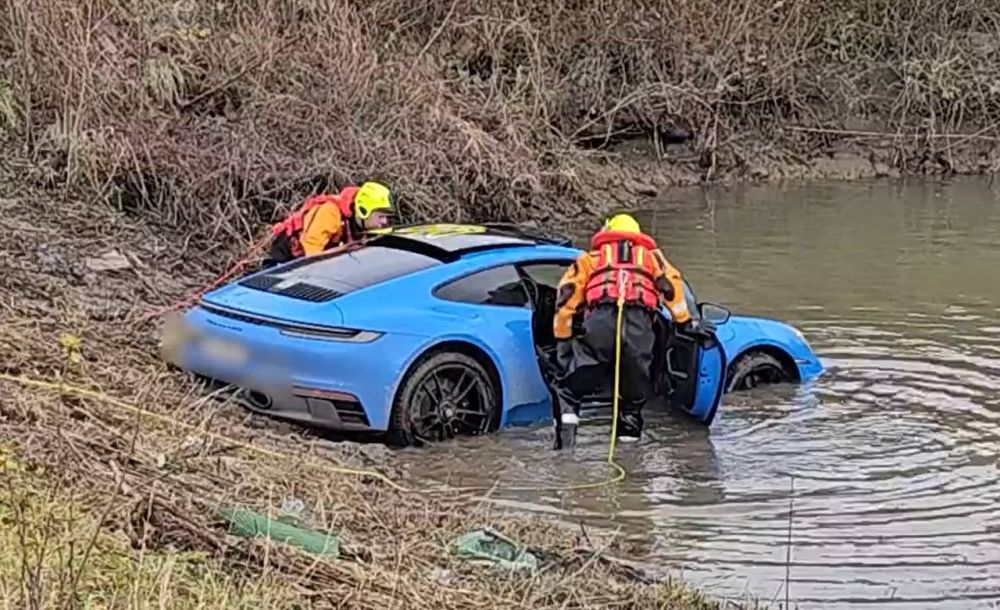 ������� ������ ���� ����������� � ������ ����� ������������ ���������� �������-��������� Porsche 911 Carrera 4 GTS �������� ����������� � ���������� �������� �� �����