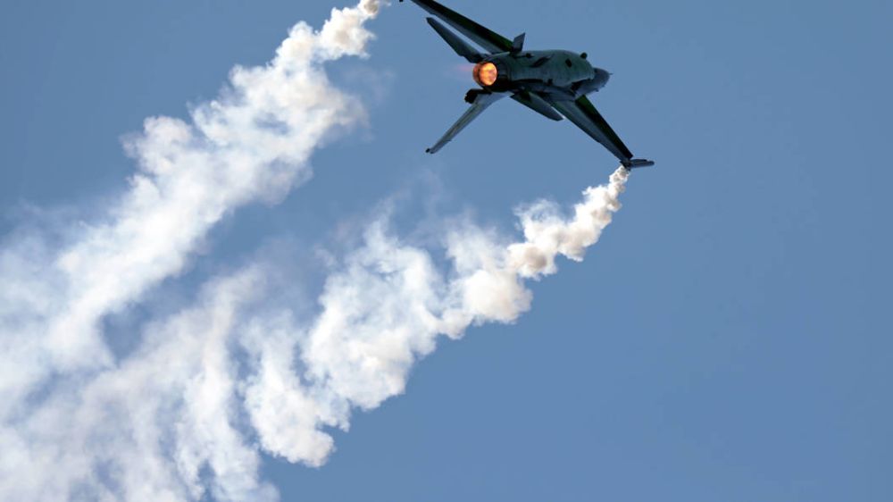 � ����� ���������� ���������� � �������� F-16 �� ������� �� ����� ����