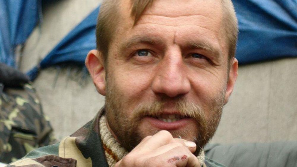 Читает романы, учится выражать мысли. Чем занимается "казак Гаврилюк"