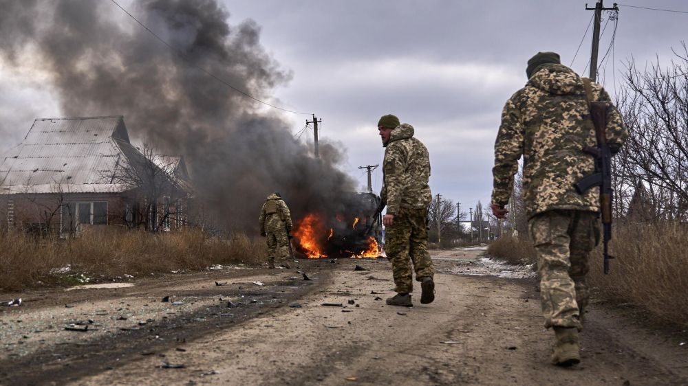 "Не желают защищать это государство". Украинские эксперты и политики о ситуации в стране