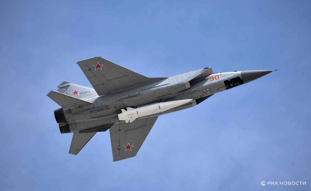 МО: ВС России нанесли удары "Кинжалами" по военным объектам ВСУ