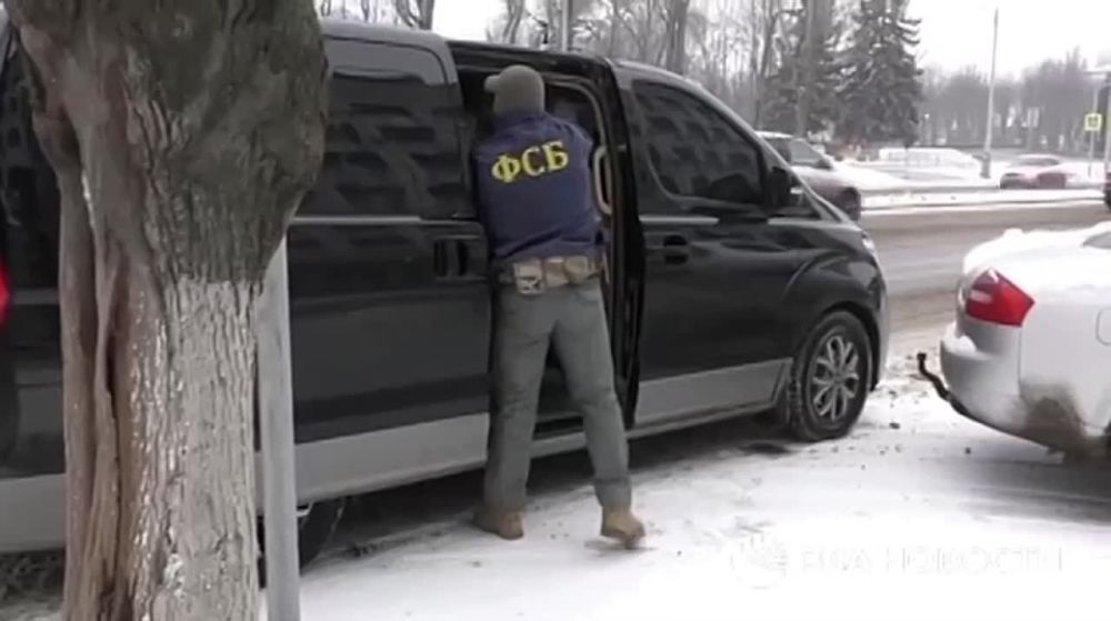 Максим Григорьев: ФСБ задержала в ЛНР двух жителей Республики, собиравших и передававших военные сведения Киеву