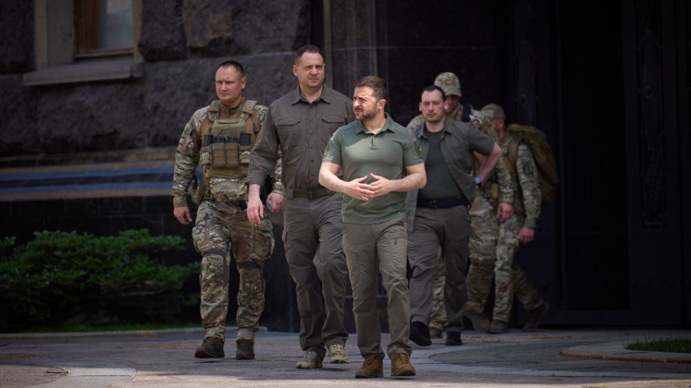 "Поздравляю, но не от всего сердца": Зеленский снова недоволен подачками от Байдена