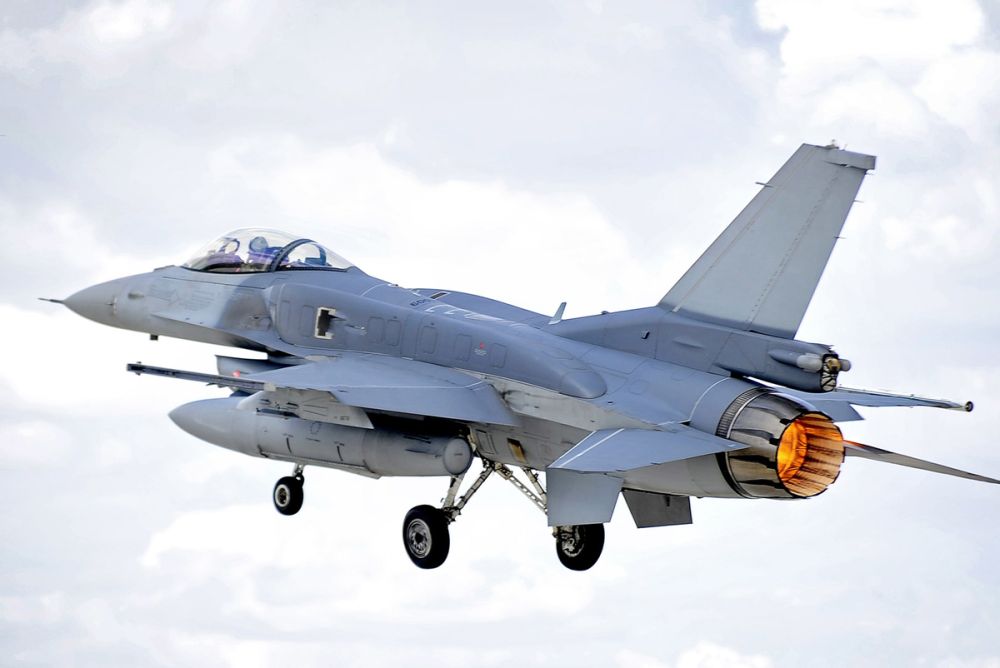 � ��� ������� � ��������� ���������� F-16