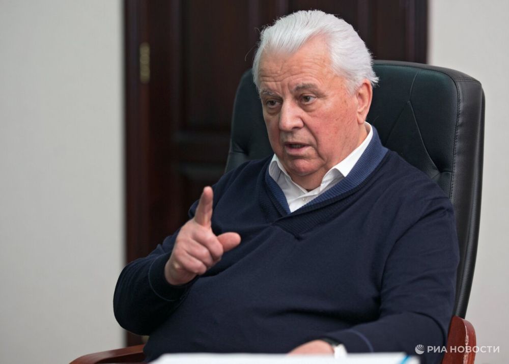 Архив: Кравчук встречал Клинтона словами о девушках и говорил о националистах