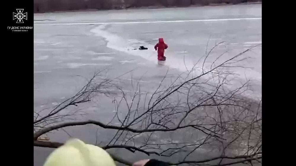 Мужчина хотел сократить путь, но чуть не погиб