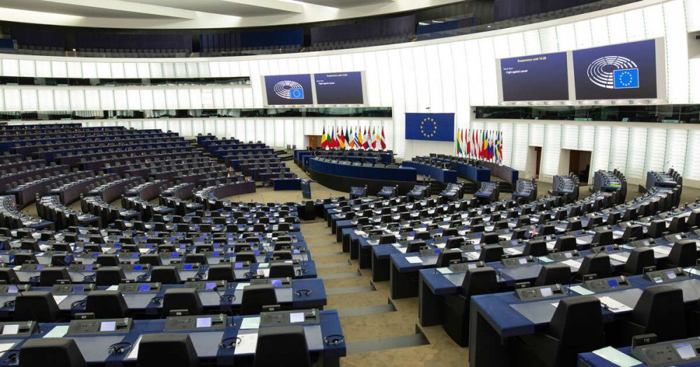 Еврокомиссия признала отсутствие механизма передачи Киеву доходов от активов РФ