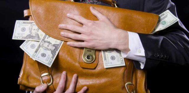 Американских конгрессменов возмутило хищение военных денег на Украине