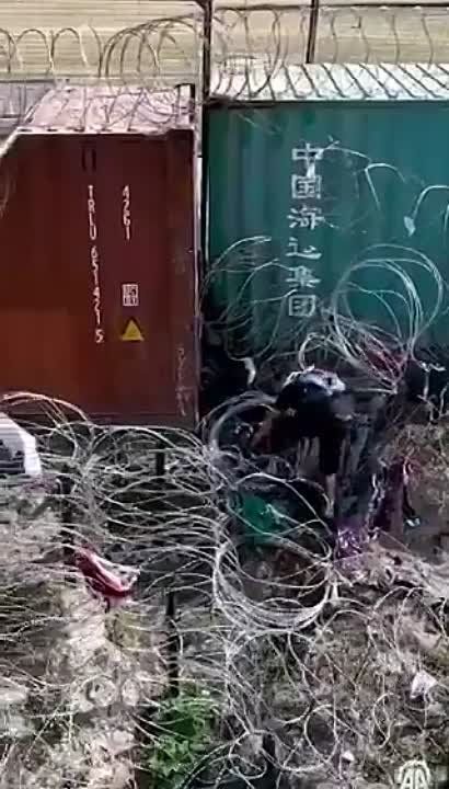 Нелегалы ищут «брешь» в мексиканской границе, поток беженцев в Техас уменьшается