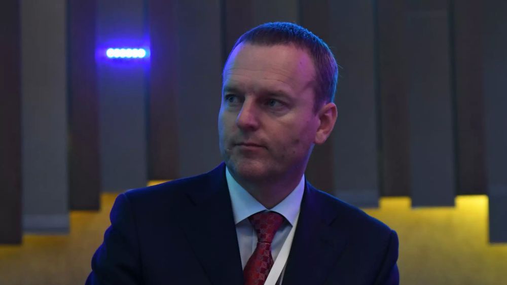 Воссоединение с Россией спасло Крым от "тотальной бандеризации" - депутат Бахарев