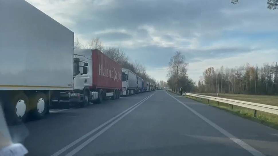 Неизвестные вновь высыпали украинское зерно на железнодорожной станции в Польше