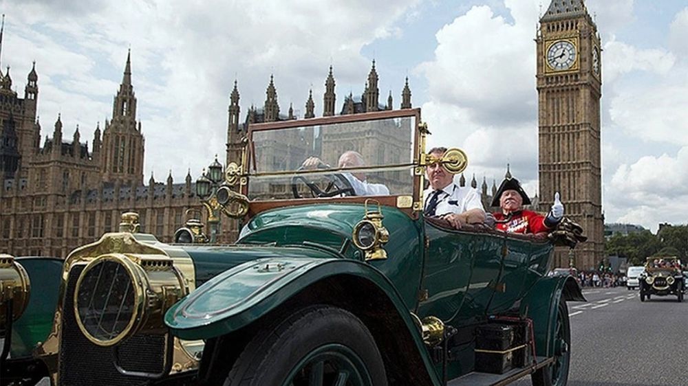 Мэр Лондона Хан призвал конфисковать имущество бизнесменов из России для Киева